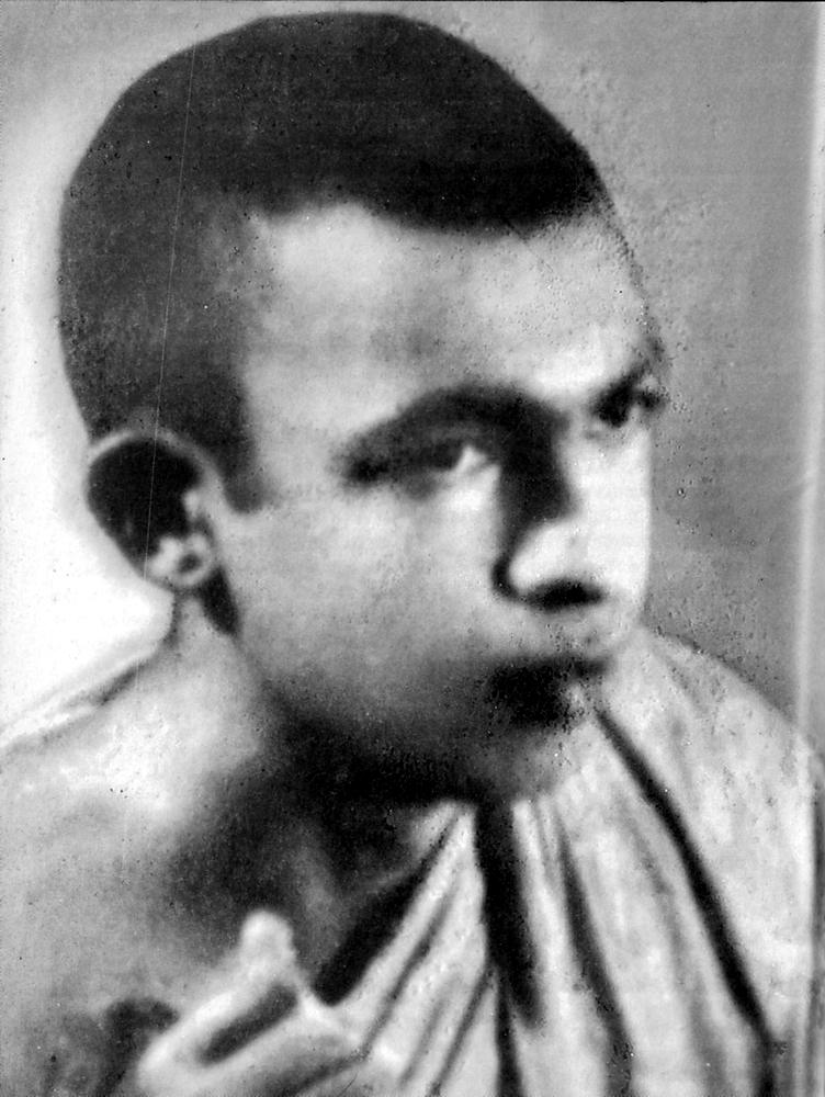 තරුණ වියේදී චන්ද්‍රසිරි නායක ස්වාමීන් වහන්සේ